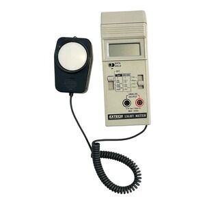 EXTECH Light Meter with Remote Sensor 0-50,000 Lux Analog/Digital Output 401025